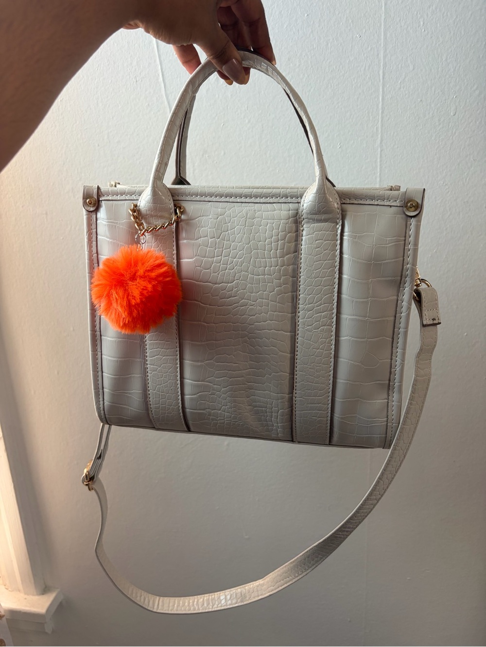 Crocodile-Embossed Shoulder Bag in Gray Like New